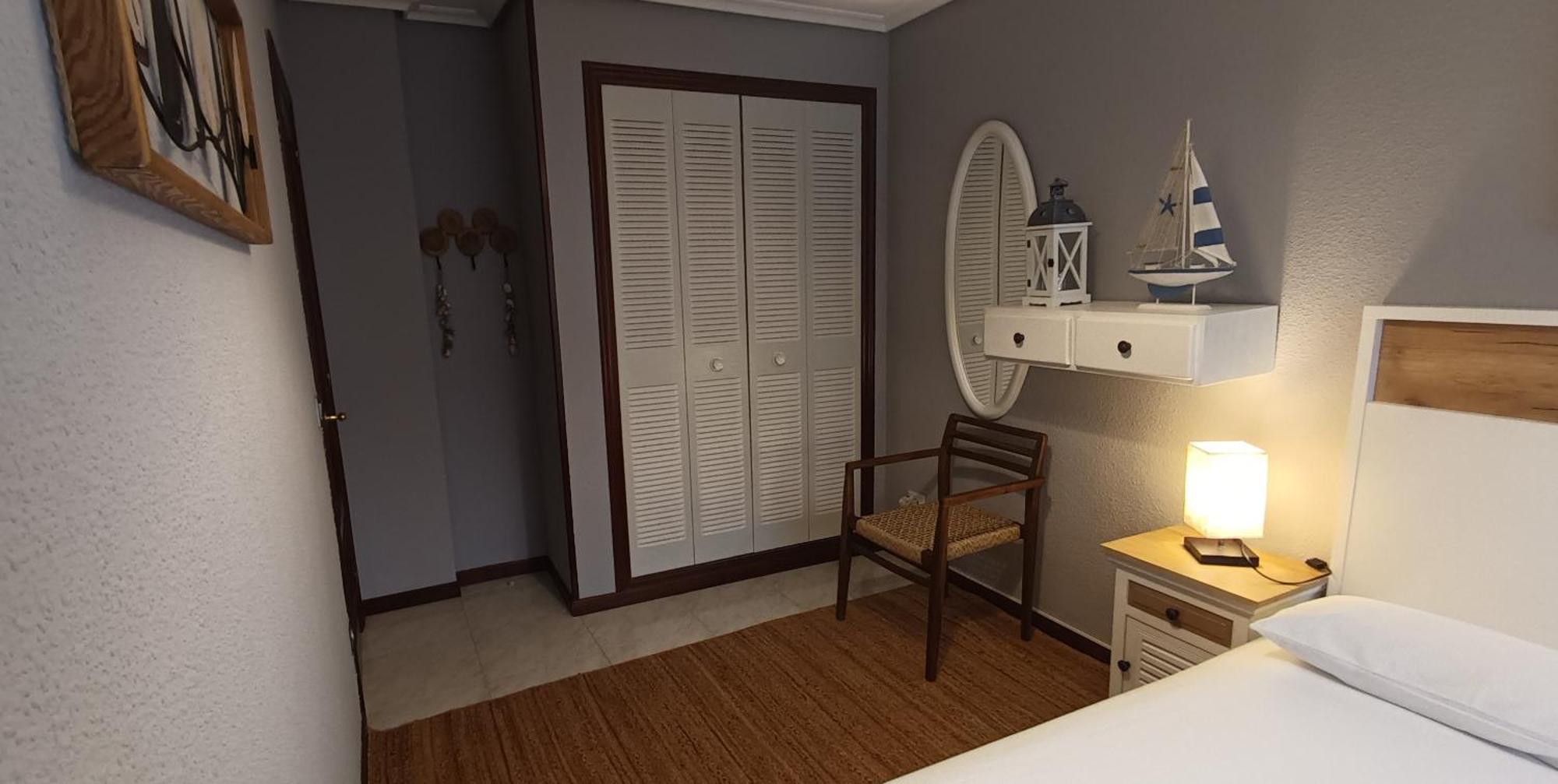 Апартаменти Apartamento A 30 Metros De La Playa Сан-Вісенте-де-ла-Баркера Екстер'єр фото